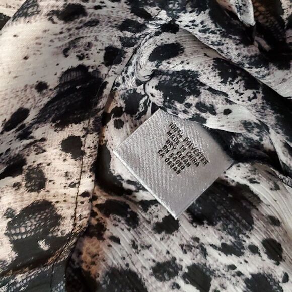 KASPER SEPARATES Sleeveless Blouse with Attached Neck Tie - Picture 5 of 7